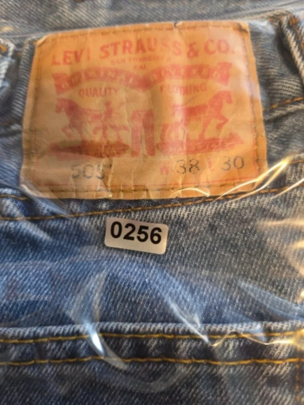 Levi’s 505 Regular Fit Straight Leg Jeans – Light Wash – Men’s W38 L30